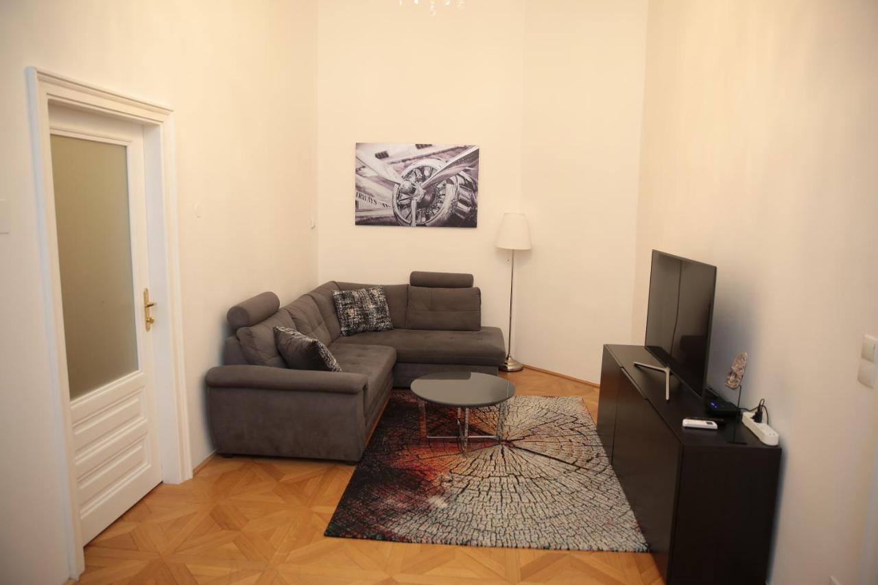 Heart Of Vienna- Next To Albertina Luaran gambar